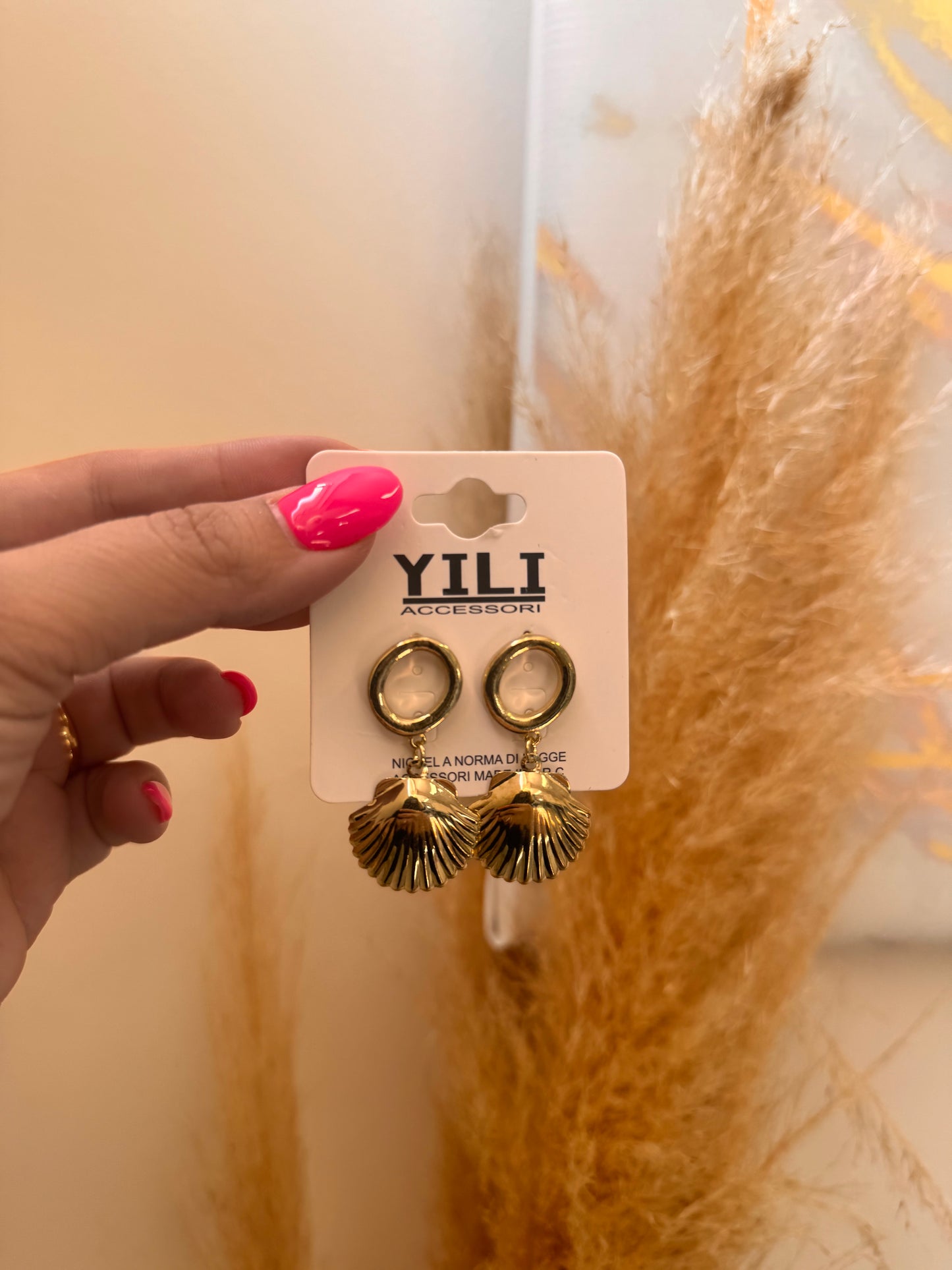 Shell mini gold earrings