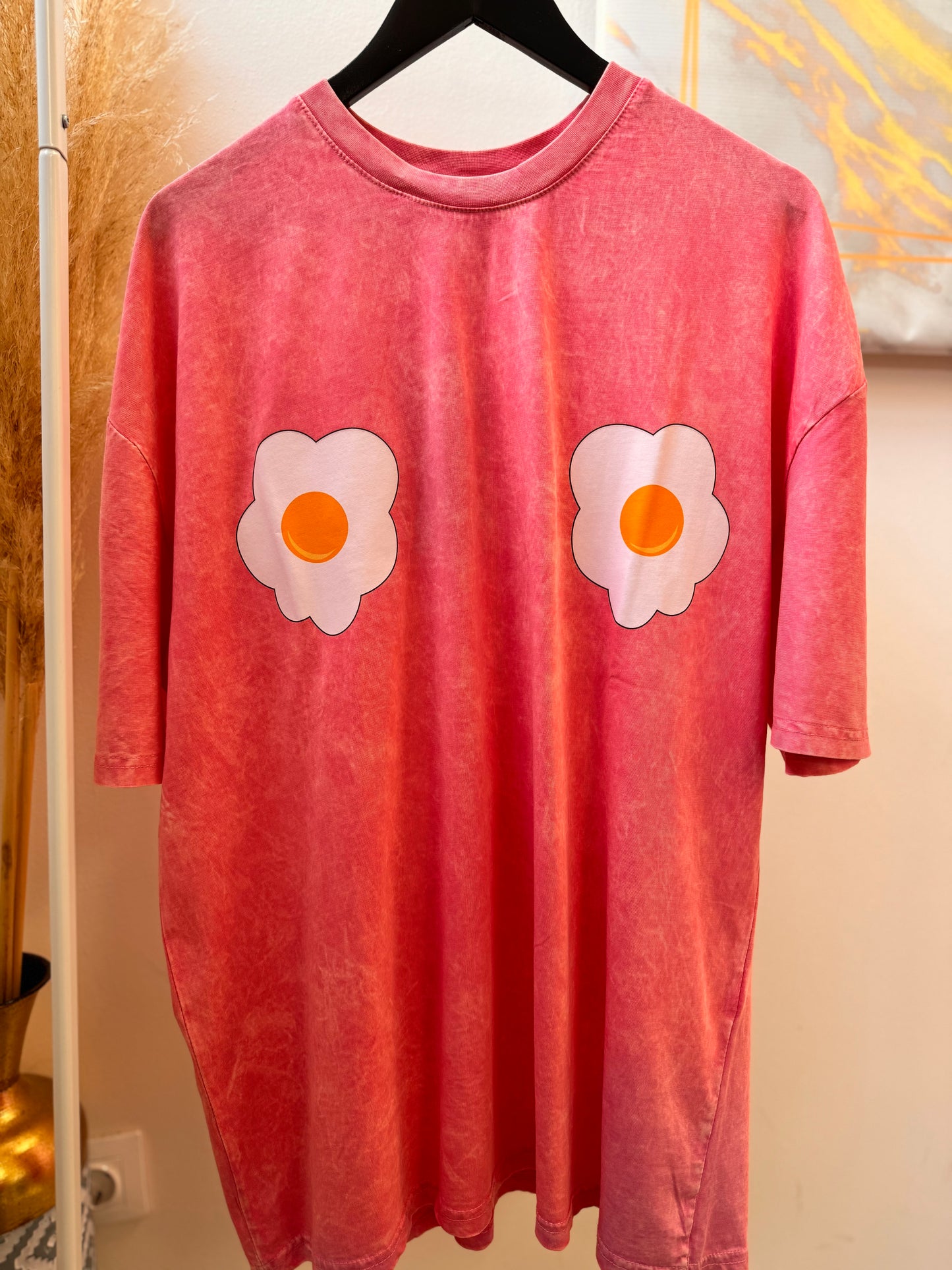 Eggs 🍳 Pink Oversized T-shirt