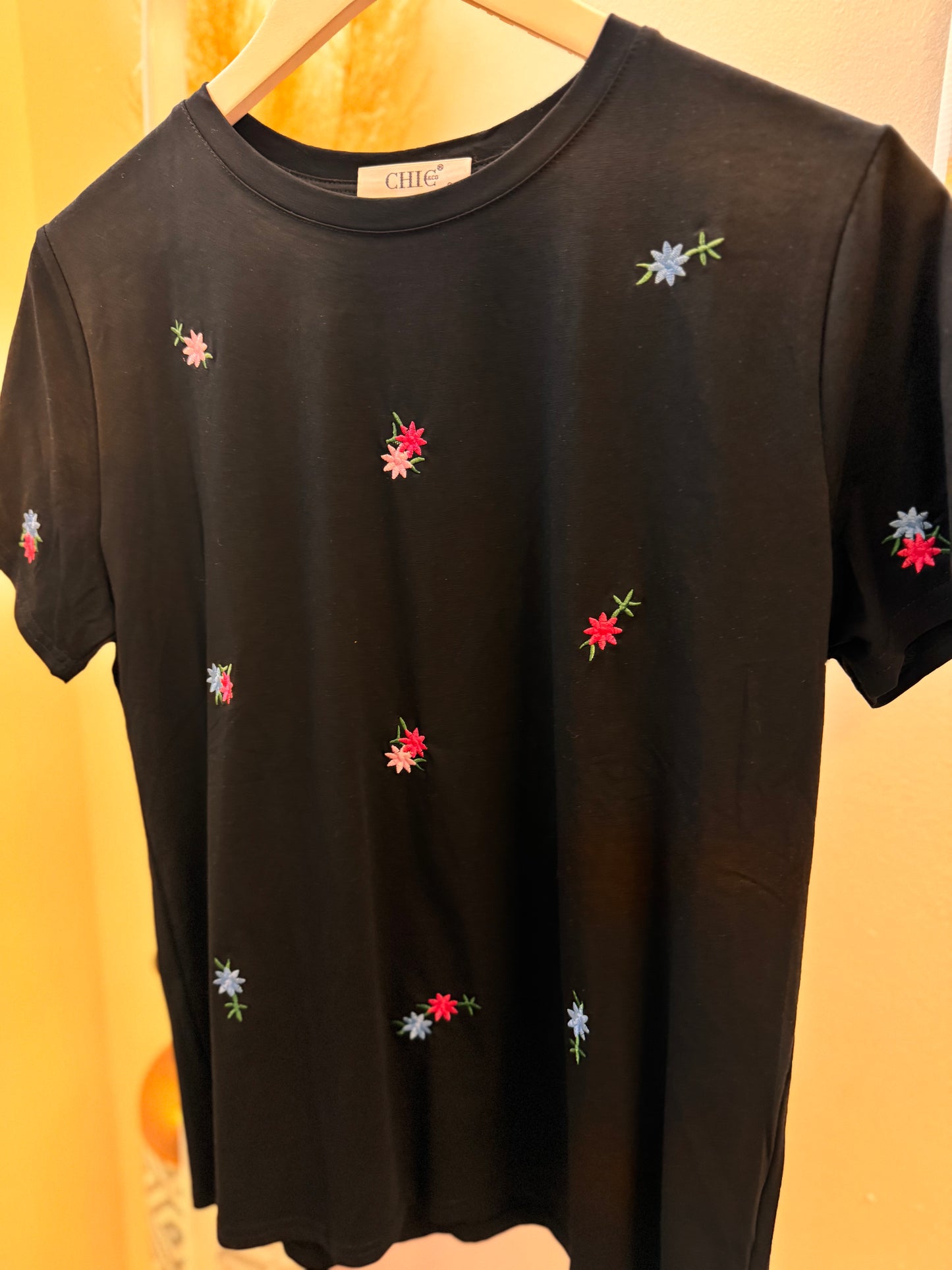 Mini Flowers 💐 T-shirt