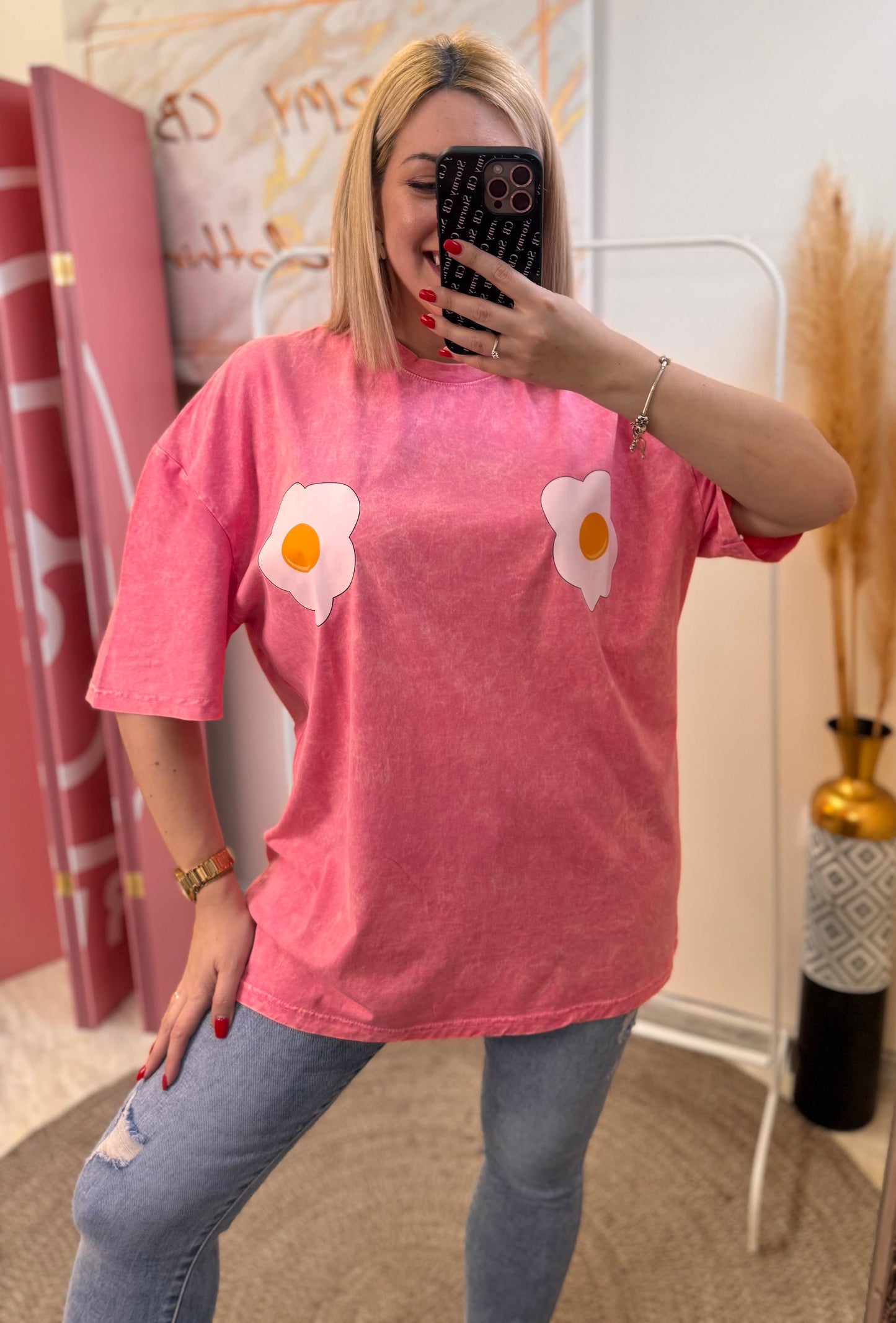 Eggs 🍳 Pink Oversized T-shirt
