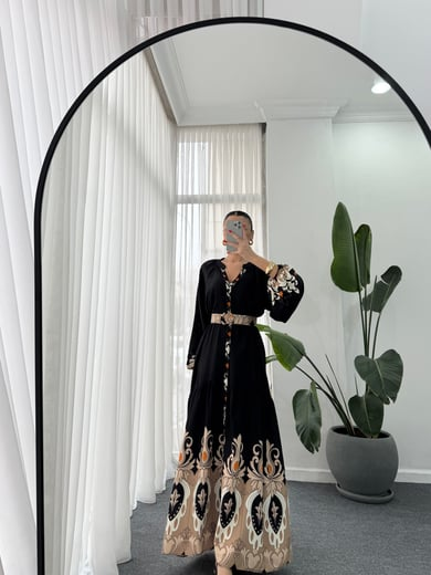 Mariania Semizie Black Dress