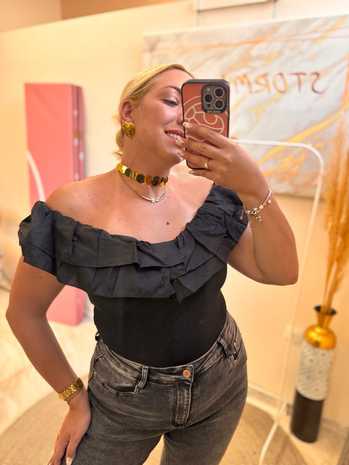 Ismini Black Body