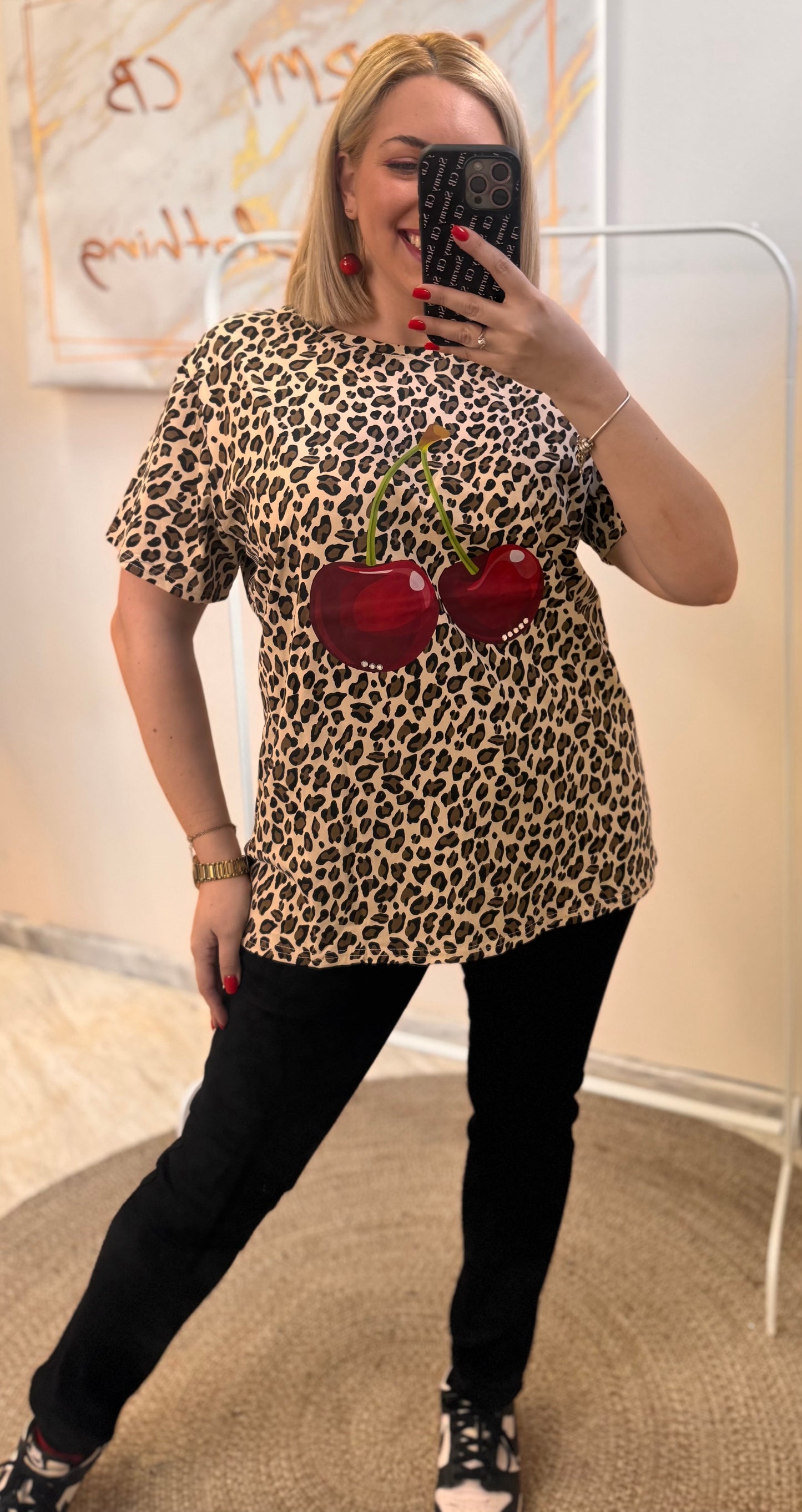 Leo & Cherry T-shirt Brown