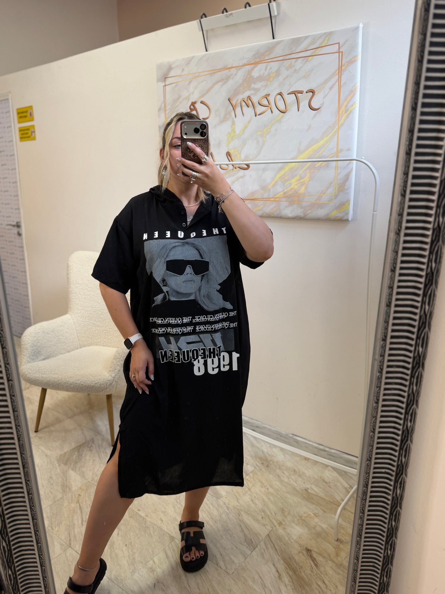 The queen dress