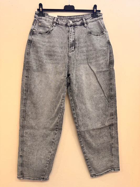 Adelina Mom Fit Light Grey Jean
