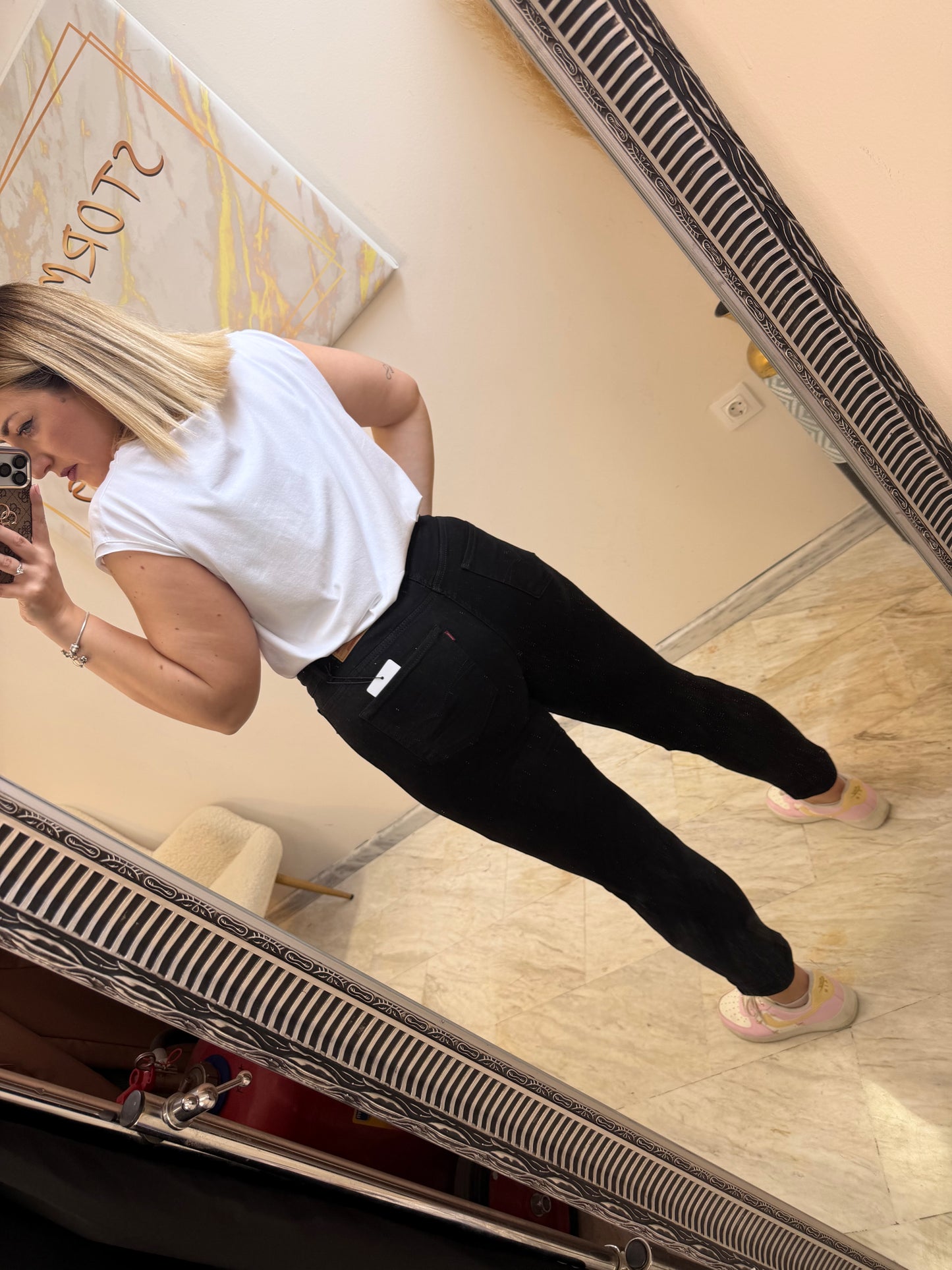 Mary mom fit Jean