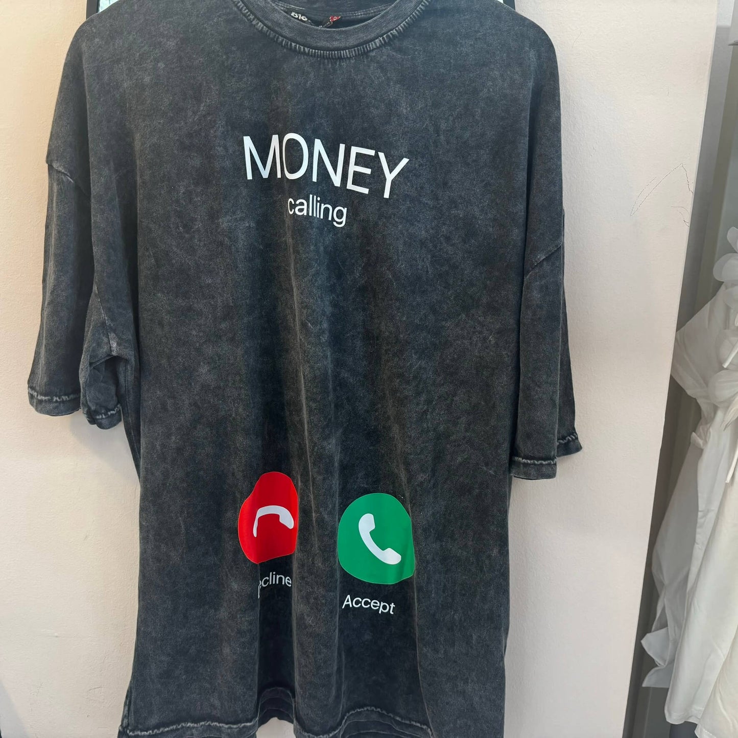 MONEY CALLING T-SHIRT