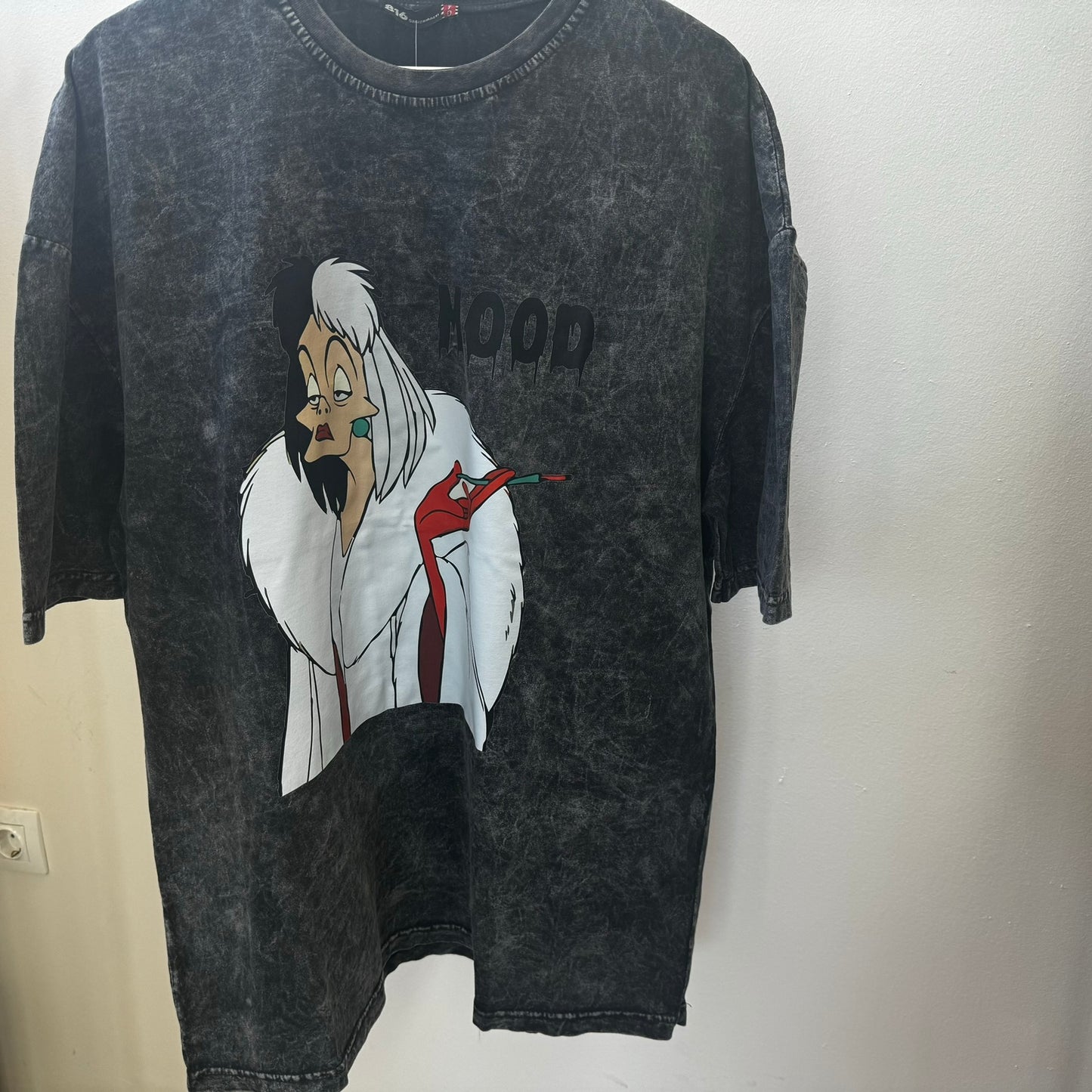 CRUELLA MOOD OVER T-SHIRT